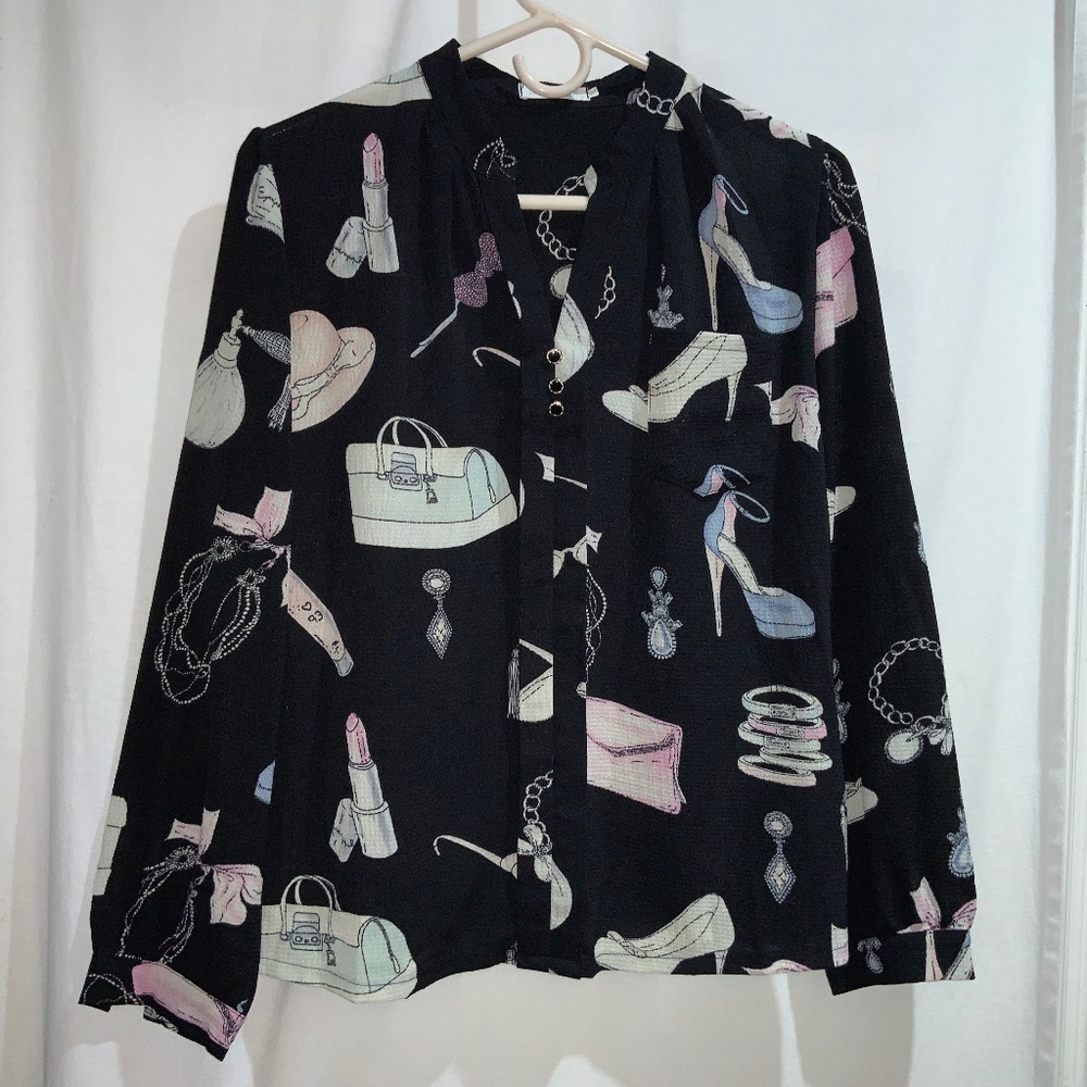 Hanxiner whimsical print crepe top Sz XL split neck button cuff front pleat